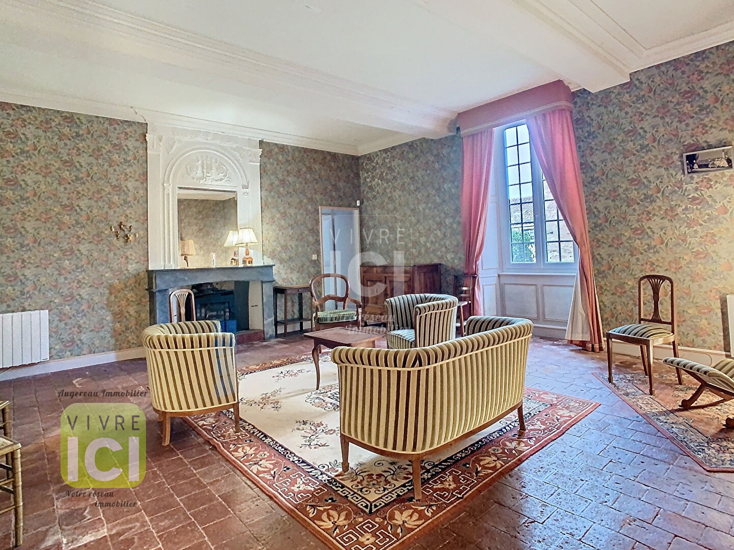Maison à vendre - 7 pièces - 188m2 - Mortagne-Sur-Sèvre (85290)