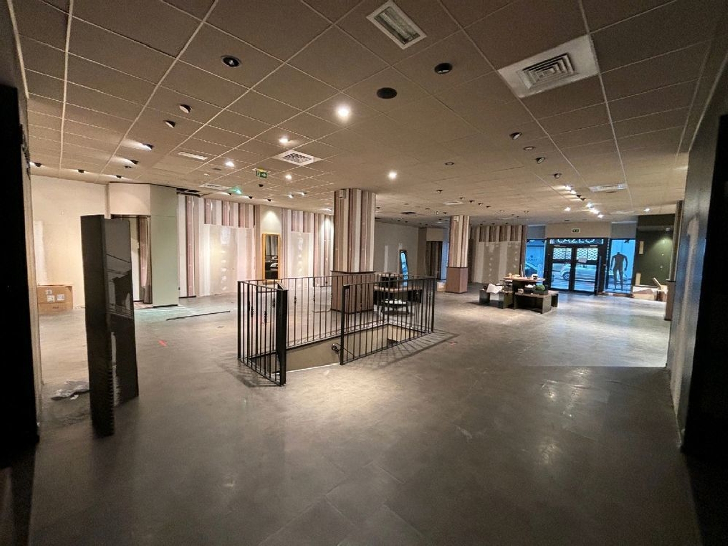 Vente / Local Commercial - 283 m²