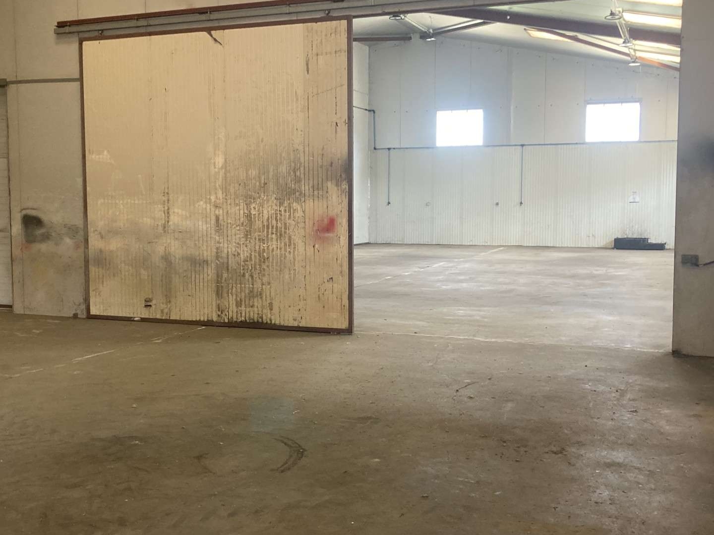 Vente locaux d'activités 860m² à Pierre Buffière