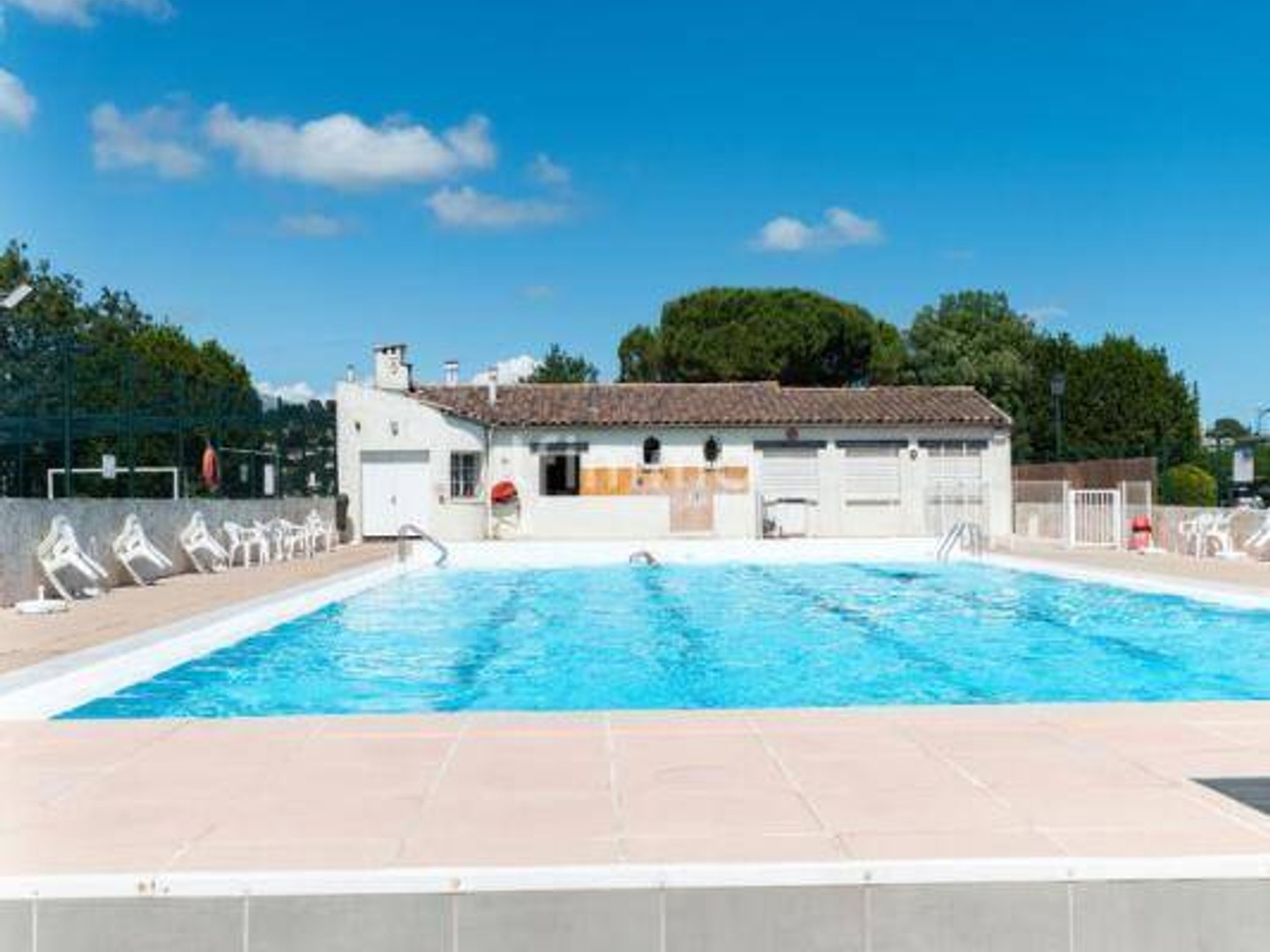 Hameaux du Soleil, maison avec jardin, piscine, tennis & commerc