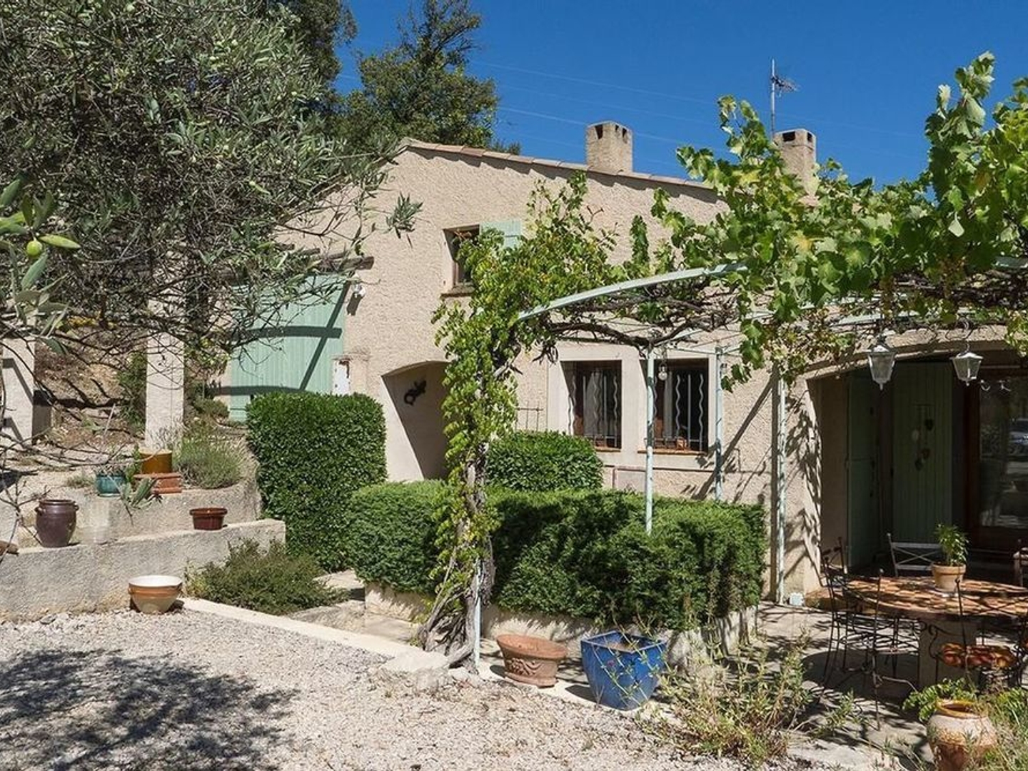 Corbières, très belle villa de 7 pièces avec terrasses, car