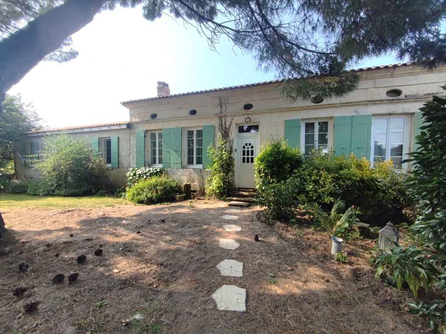 Maison à vendre - 8 pièces - 194m2 - Gemozac (17260)