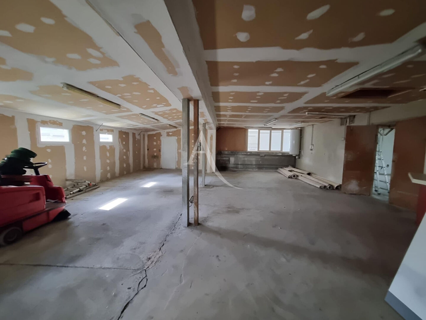 Immeuble commercial 192 m²