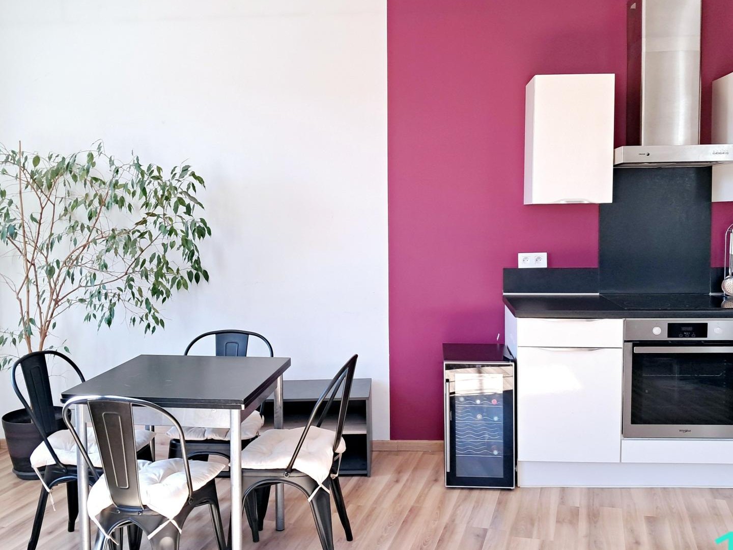 Ensemble immobilier composé d'appartements meublés prêts à louer !