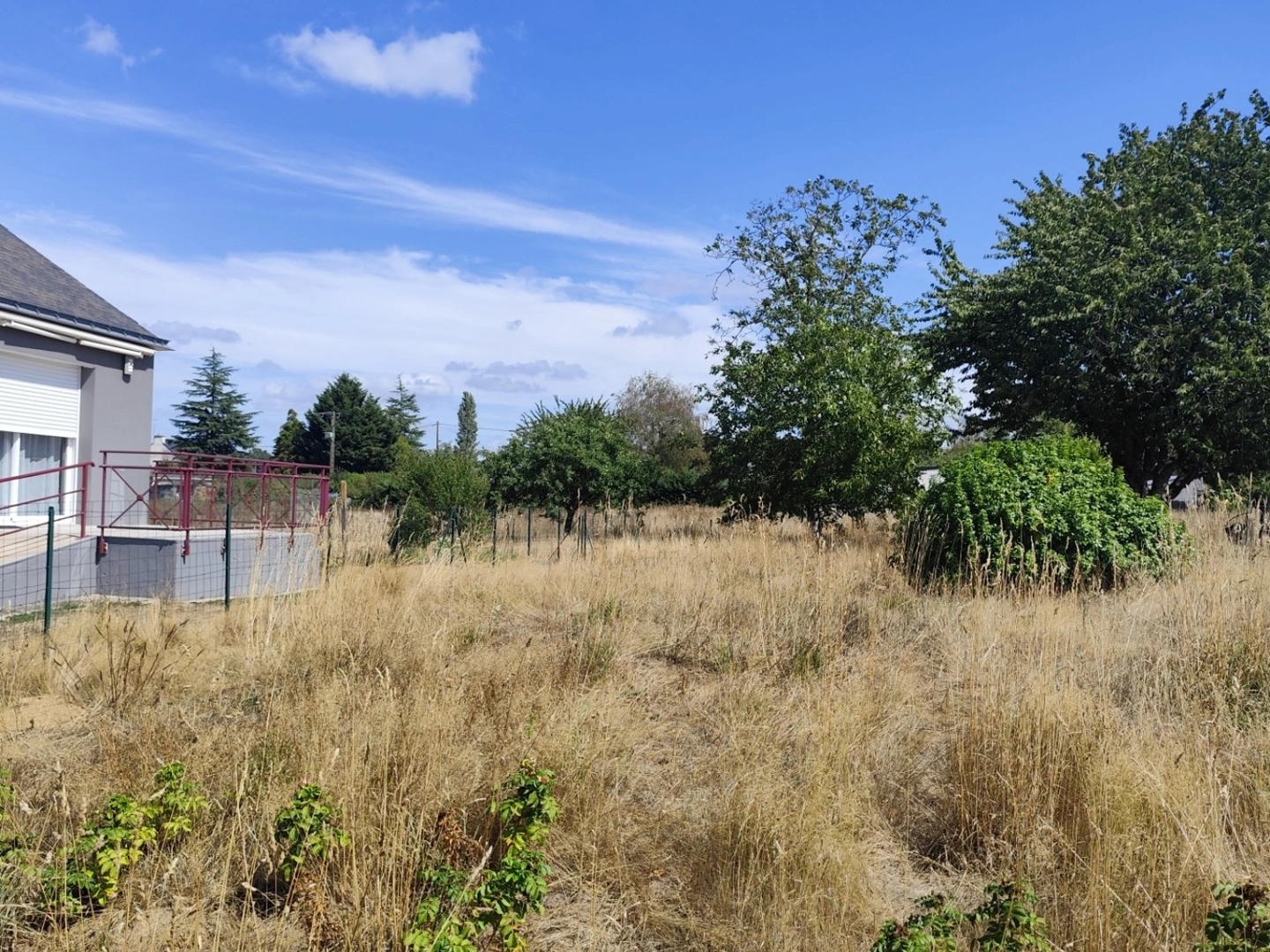Terrain 879 m²