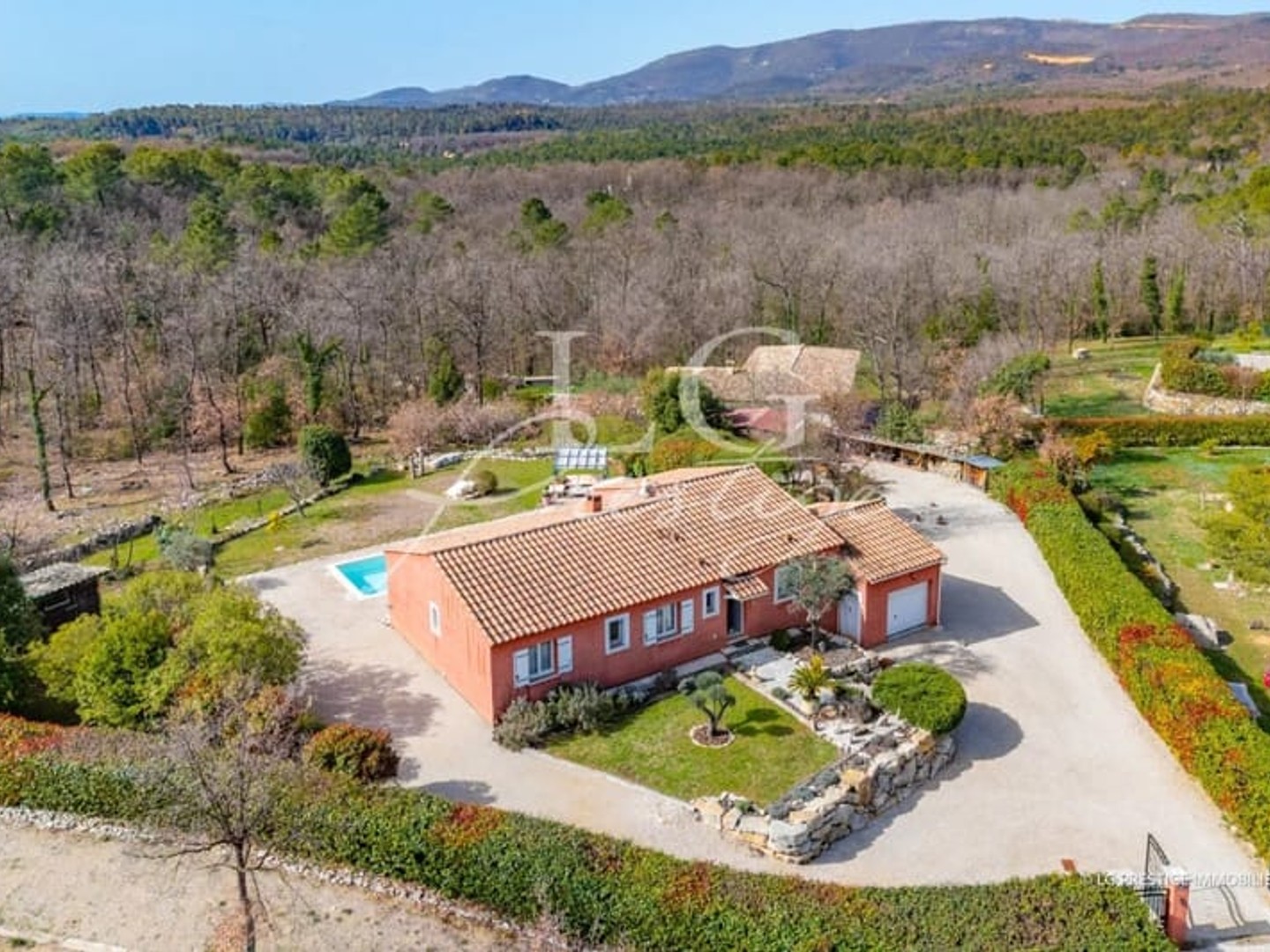 Callian - Villa plain-pied 4 chambres avec piscine, au calme