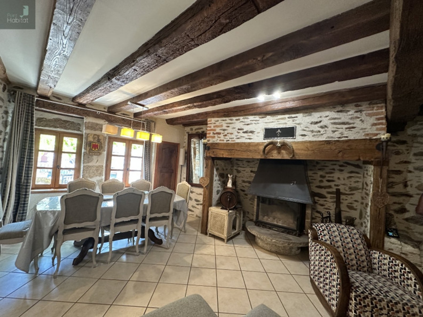 Maison à vendre - 8 pièces - 144m2 - Leynhac (15600)