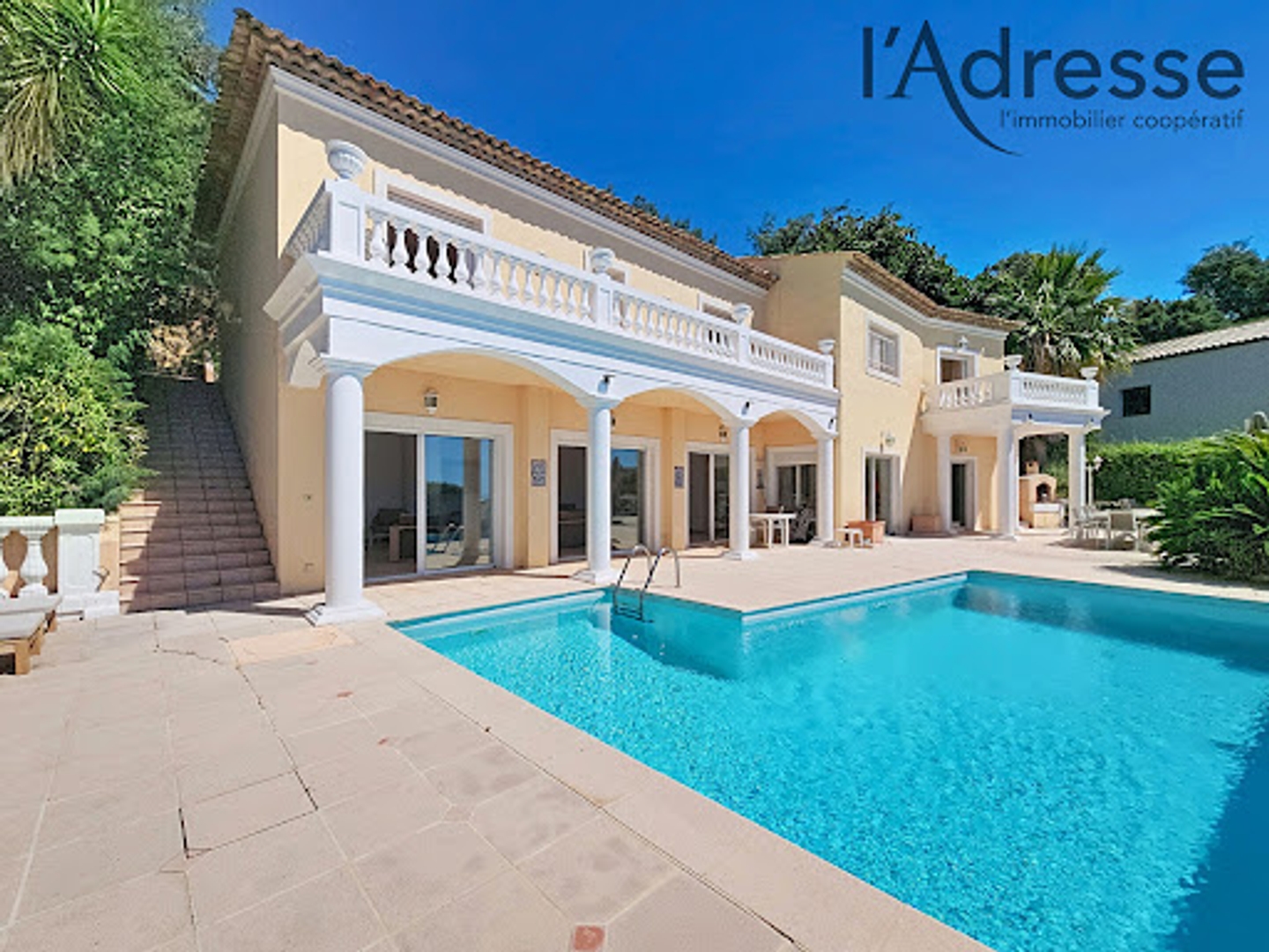 Maison à vendre - 7 pièces - 285m2 - Mandelieu-La-Napoule (06210)