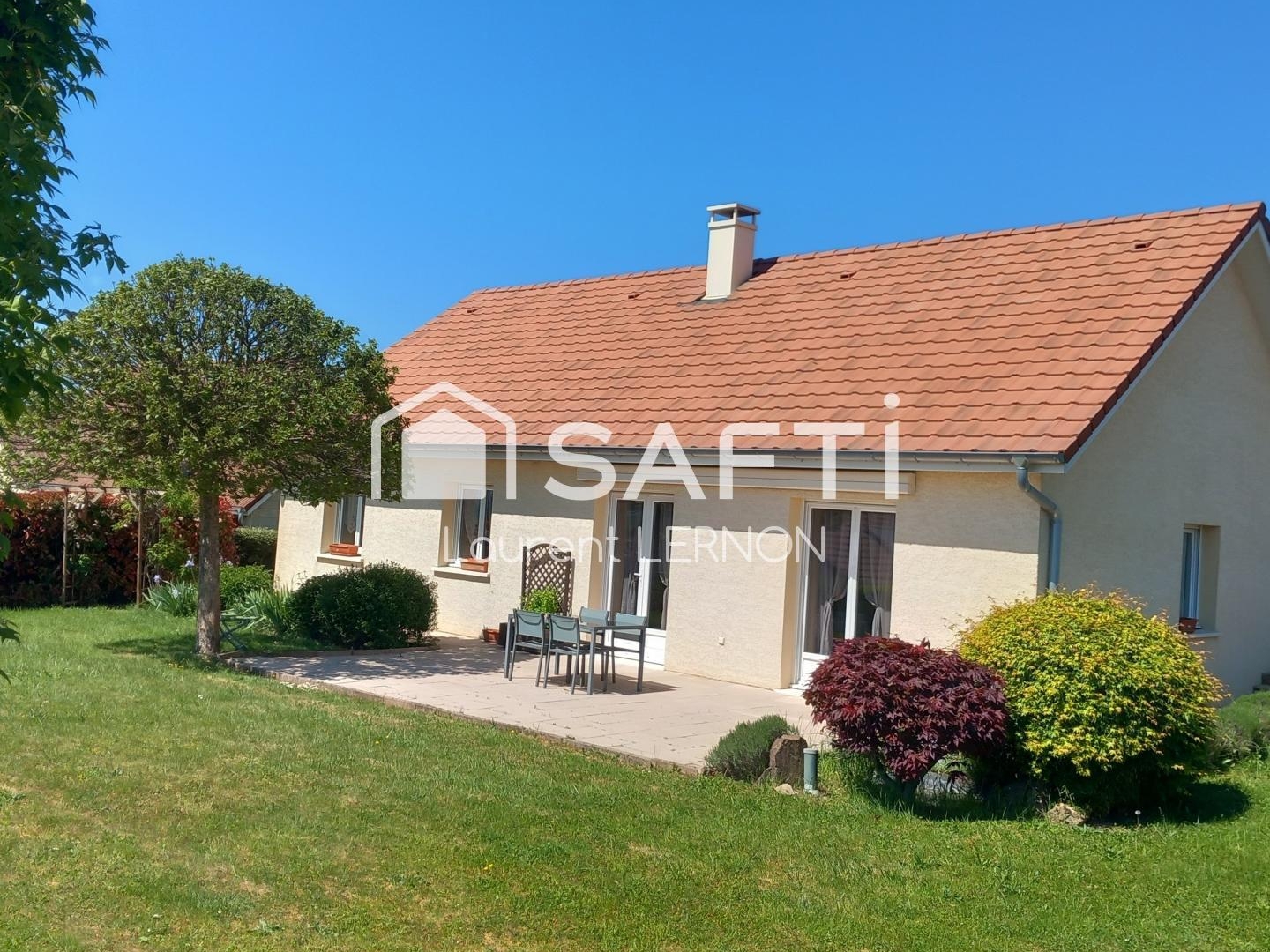 MAISON PLAIN PIED 96 m² SUR 824 m², CLOS ET ARBORE