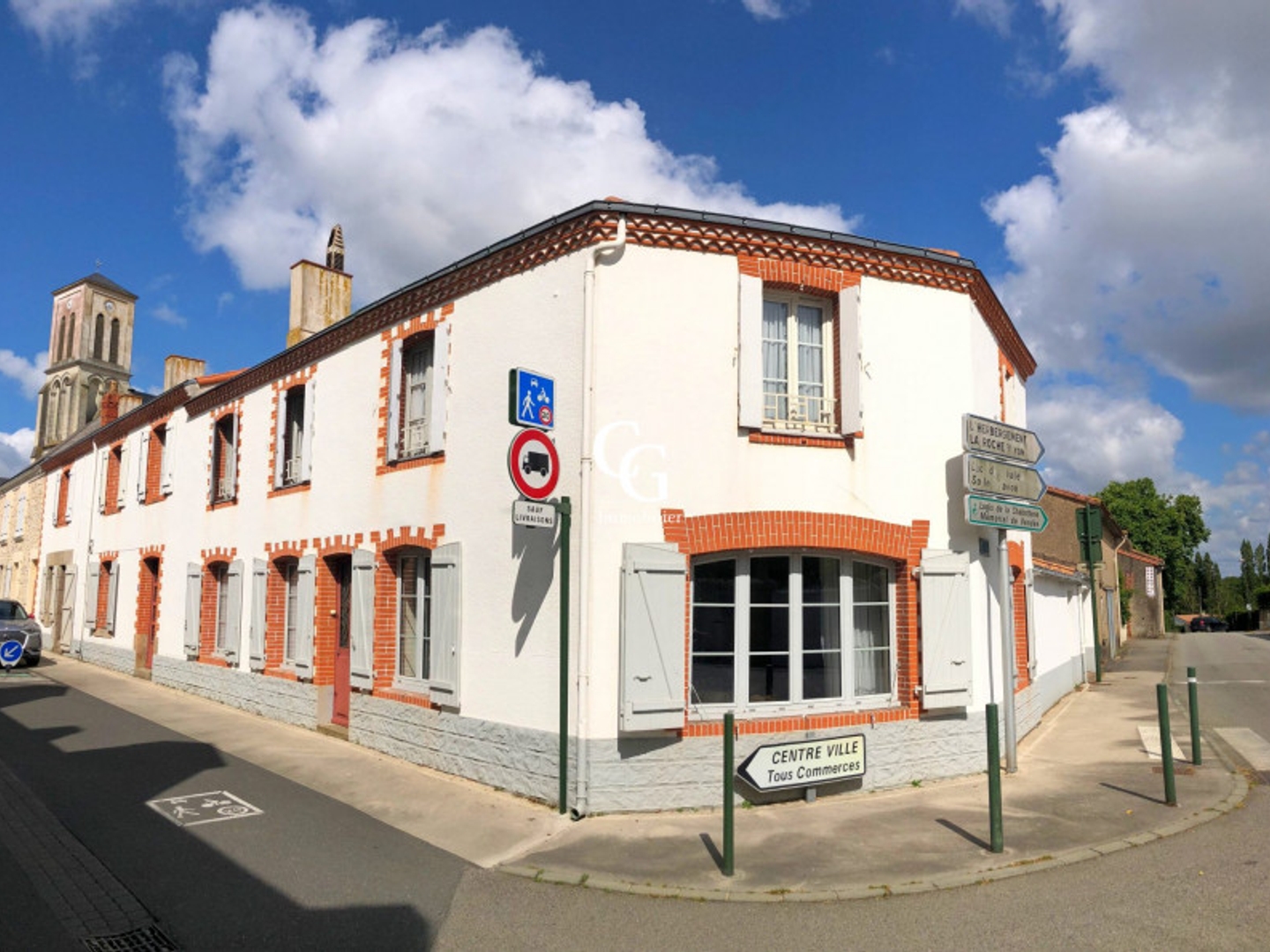 Maison 11 pièces 242 m²