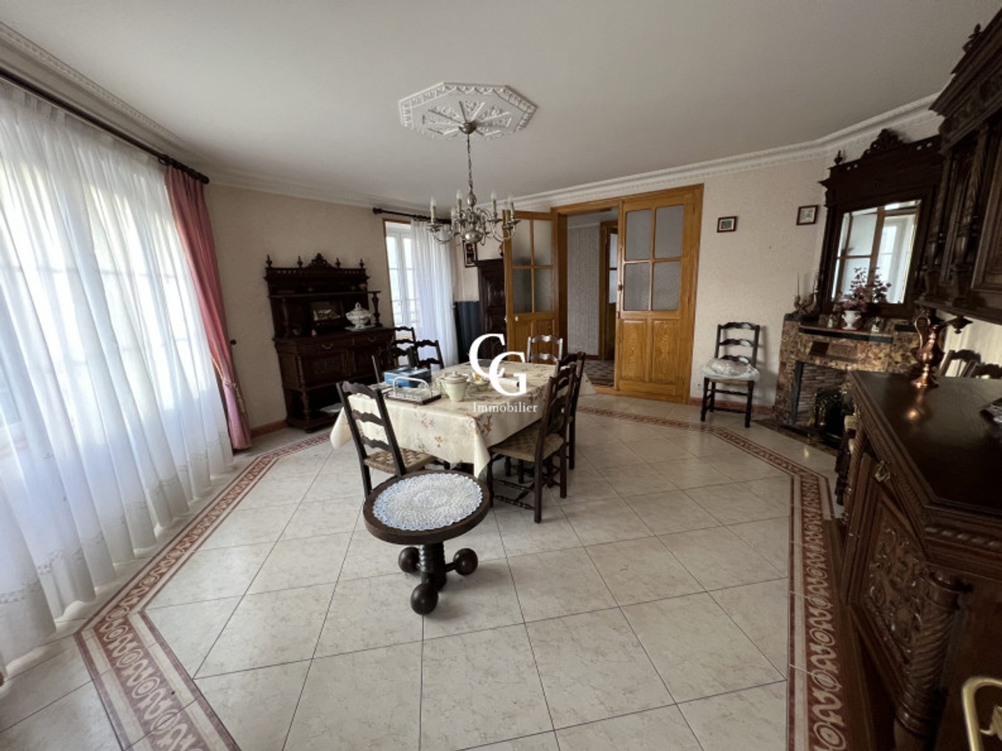 Maison à vendre - 11 pièces - 242m2 - Vieillevigne (44116)