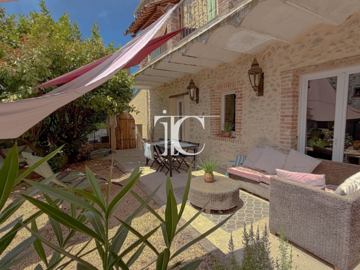 Maison à vendre - 5 pièces - 220m2 - Saint-Victor-De-M... (30500)