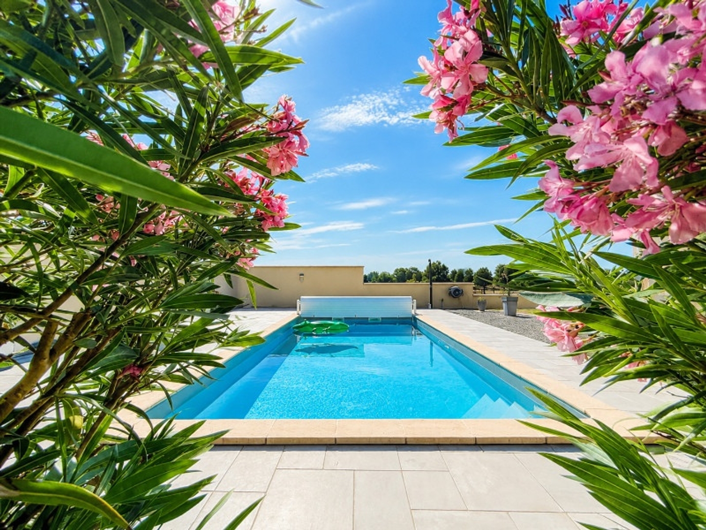 Plain-pied 130m2 - 4 chambres - Piscine chauffée - Terrain 1 687 m²