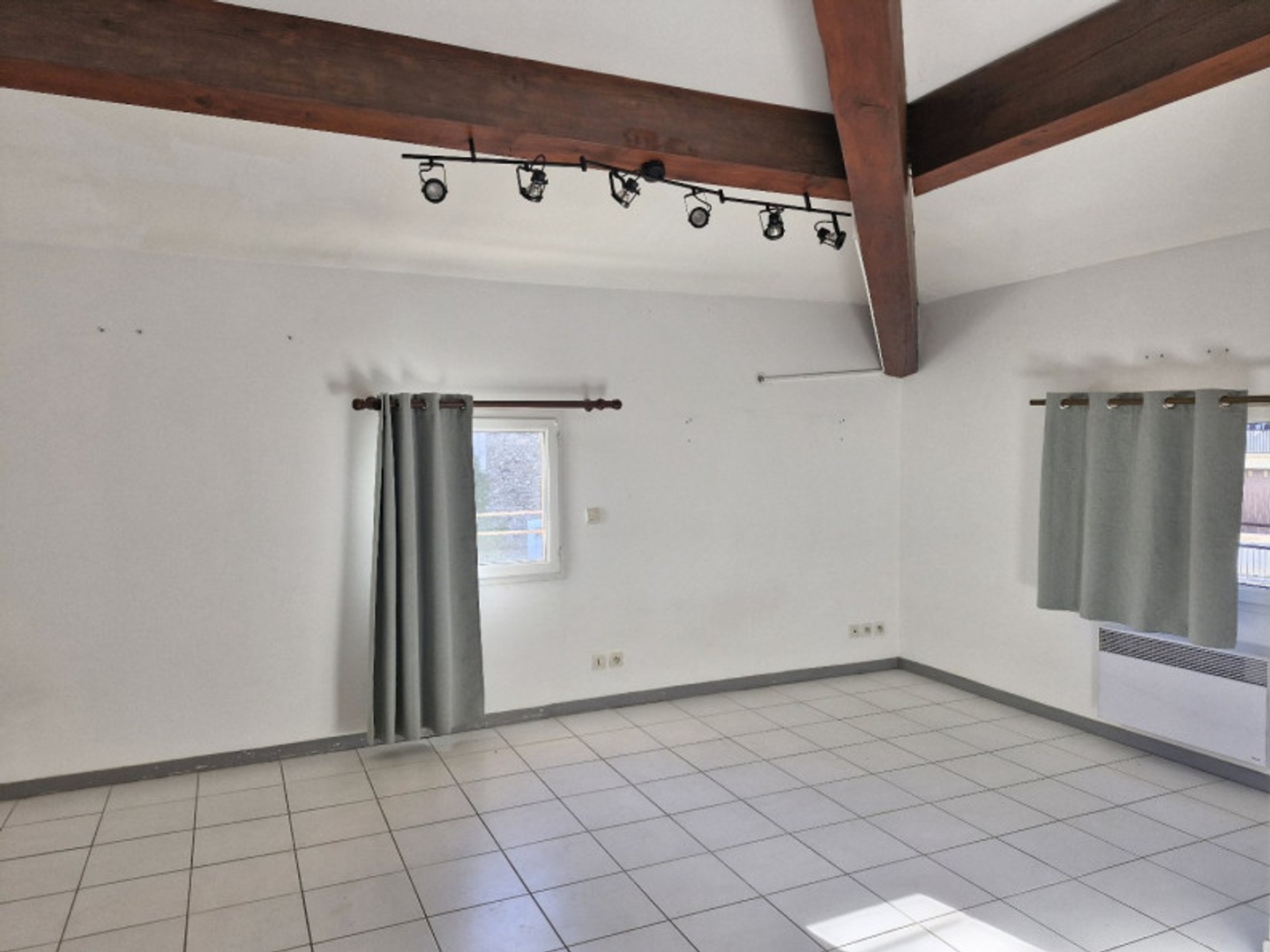 Appartement à vendre - 1 pièce - 27m2 - Le Poujol-Sur-Orb (34600)