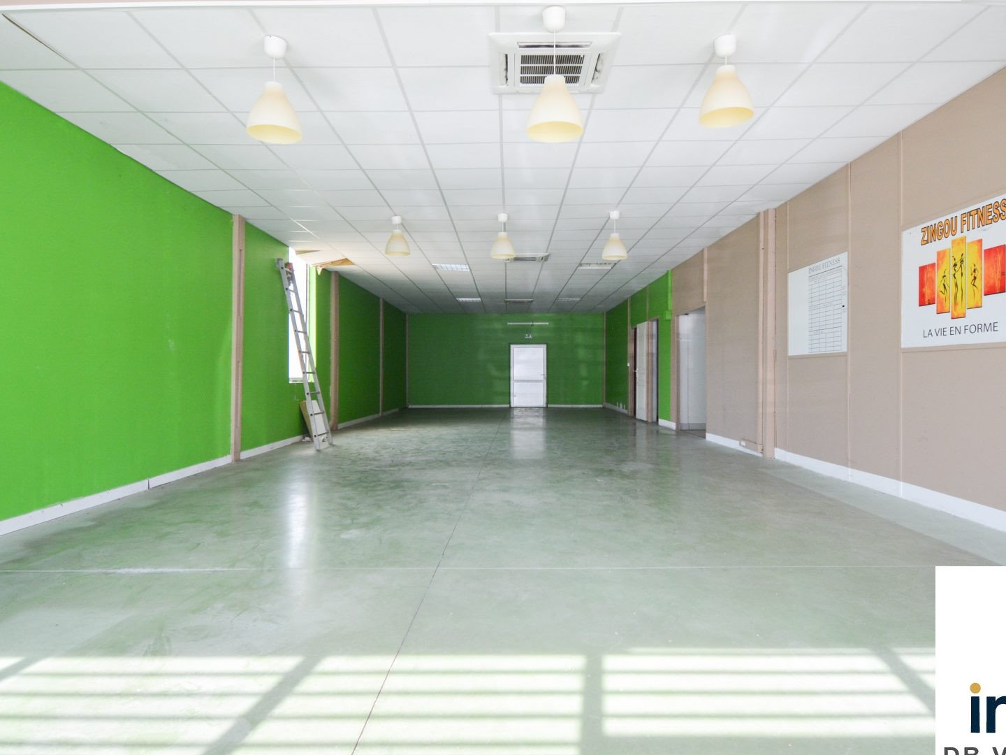 Locaux à vendre - 236m2 - Abrest (03200)