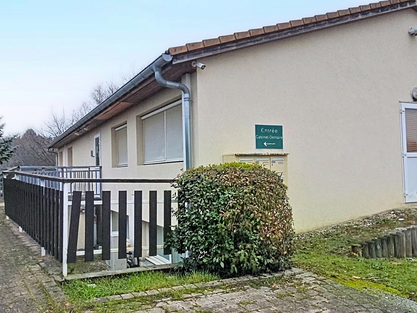 Local industriel/bâtiment 12 pièces 174 m²