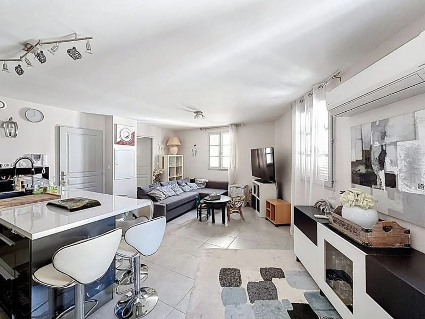 Duplex de 122,56 m2 avec Terrasse et Double Garage ? Coeur Hist