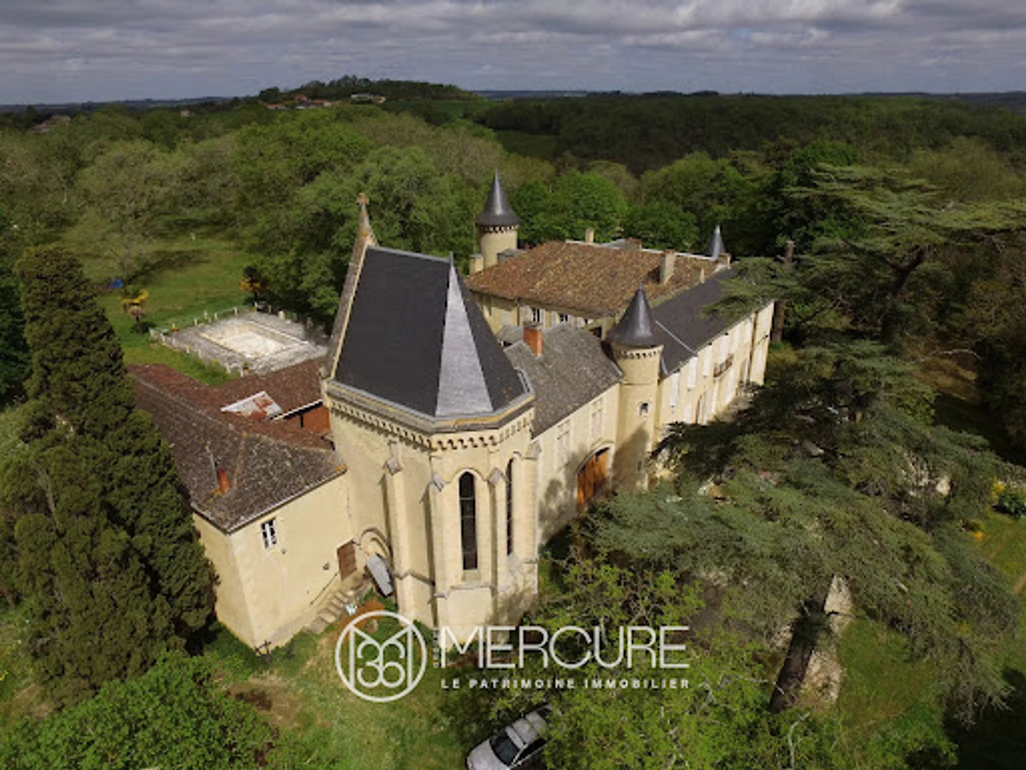 Château 20 pièces 640 m²