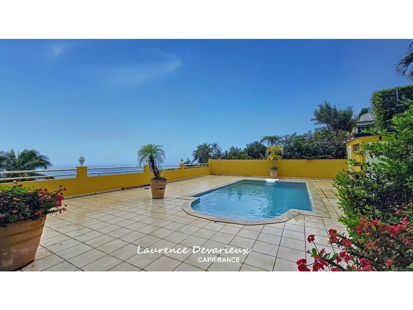 Maison à vendre - 5 pièces - 200m2 - Saint-Claude (97120)