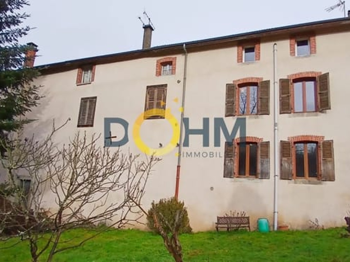 A VENDRE ENSEMBLE IMMOBILIER AVEC 3 APPARTEMENTS, JARDIN, GA