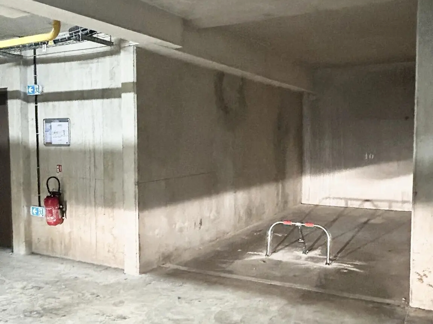 Parking / garage / box à vendre - 12m2 - Montpellier (34070)