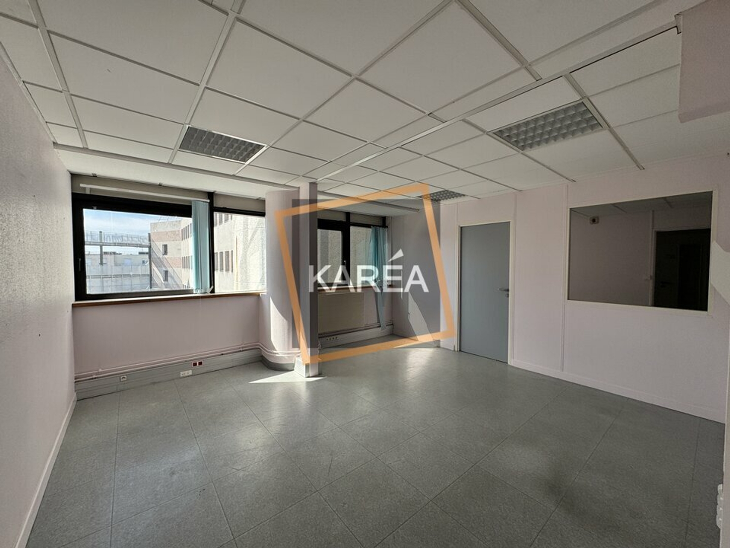 Local professionnel 343 m²