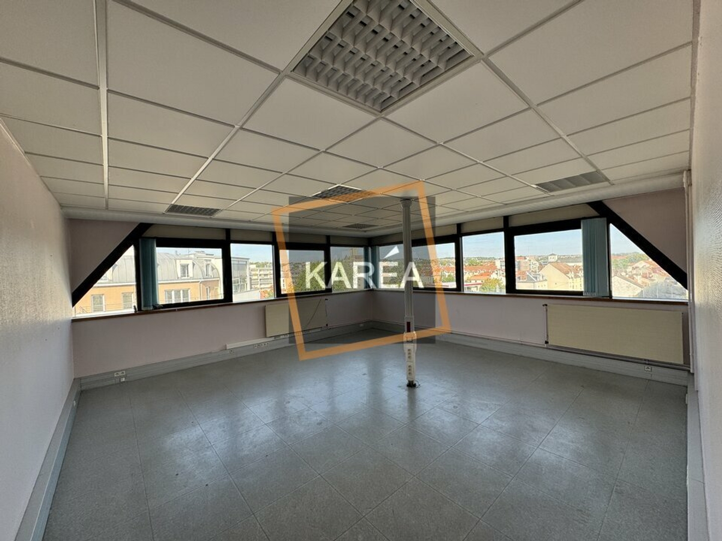 Locaux à vendre - 343m2 - Meaux (77100)