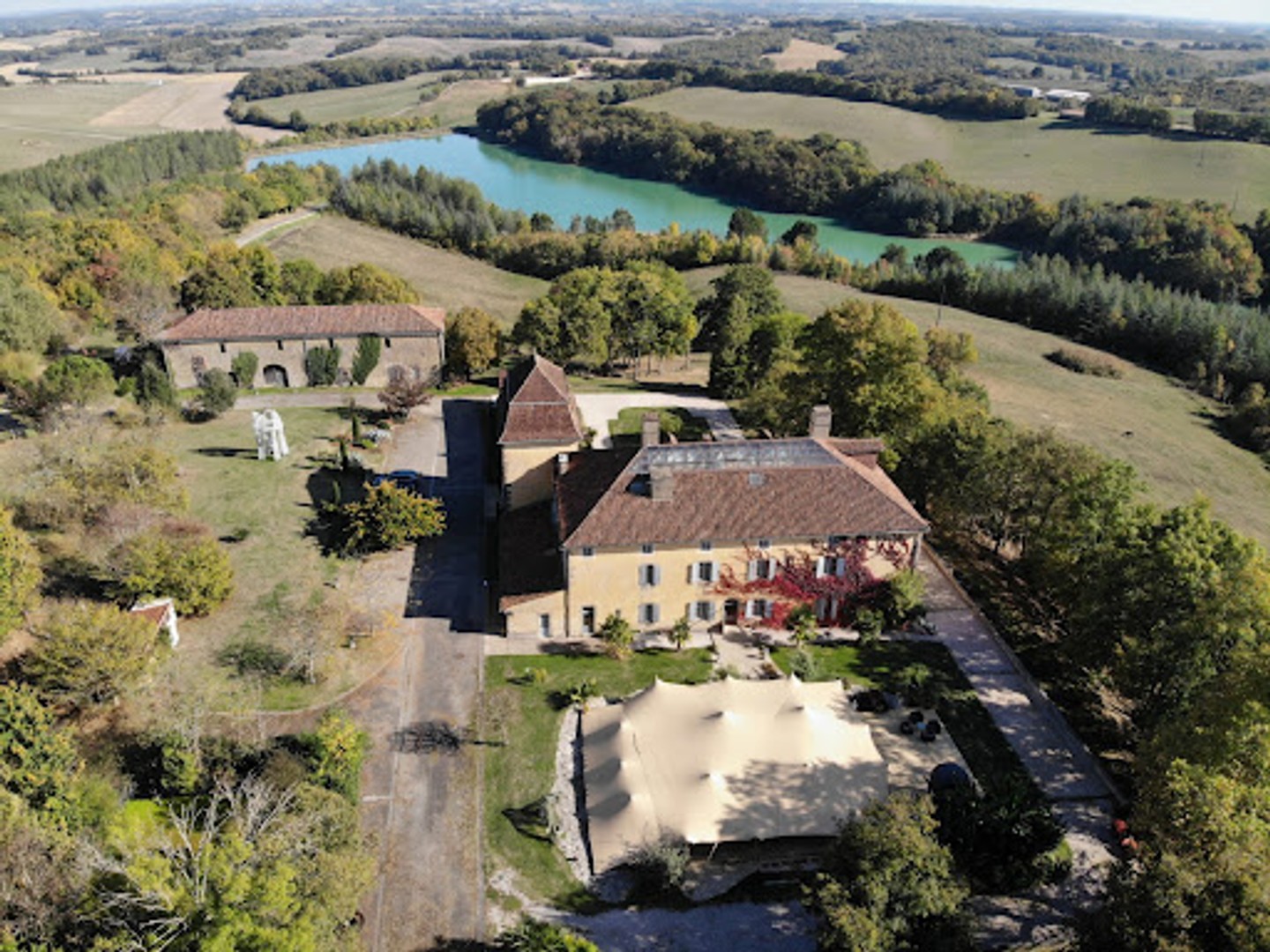 Maison 35 pièces 1600 m²