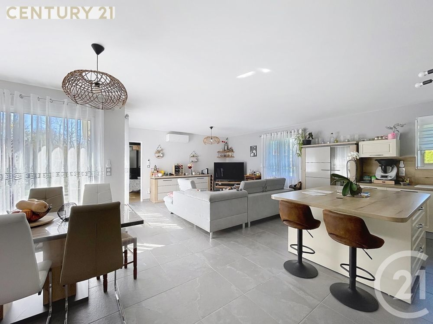 Maison à vendre - 8 pièces - 281m2 - Montpon-Ménestérol (24700)
