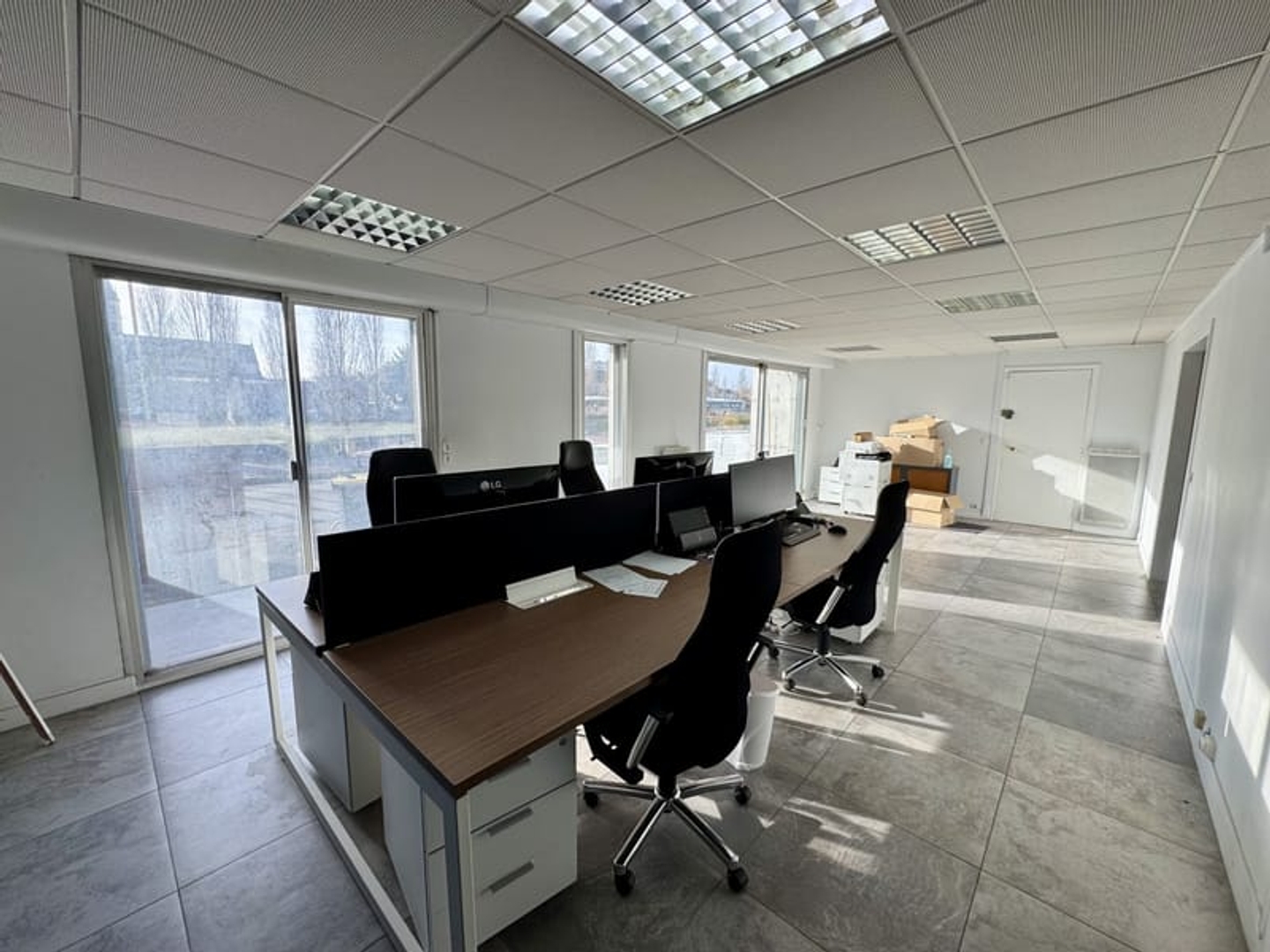 Ensemble immobilier de bureaux loués