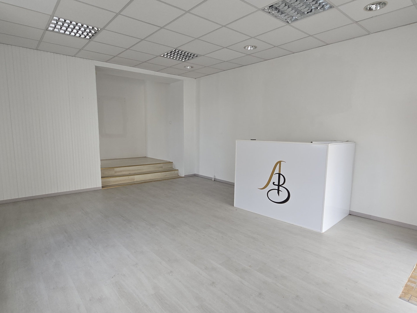 Immeuble à vendre - 99m2 - La Roche-Sur-Yon (85000)