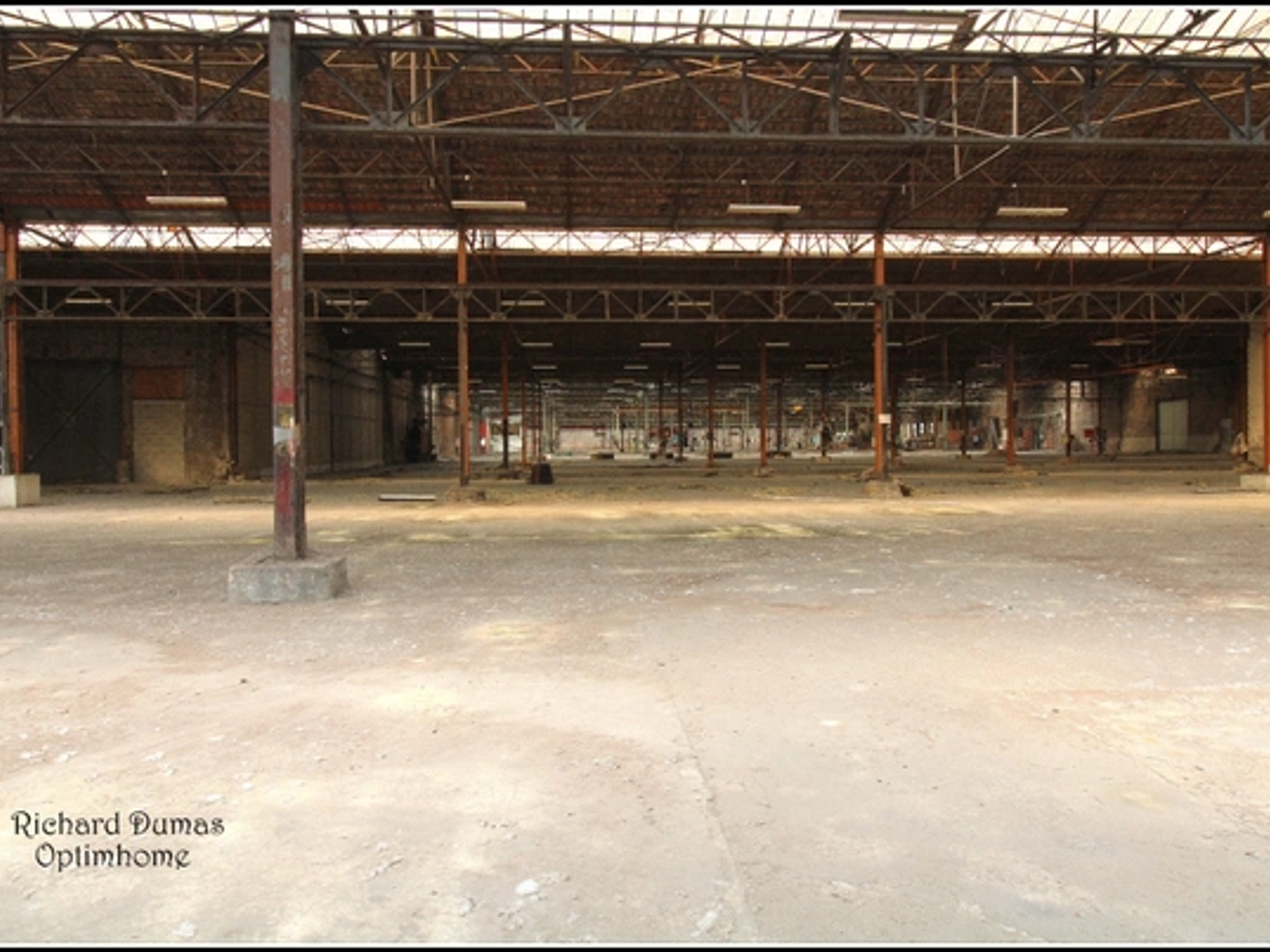 Magasin à vendre - 1 pièce - 45000m2 - Saint-Dizier (52100)