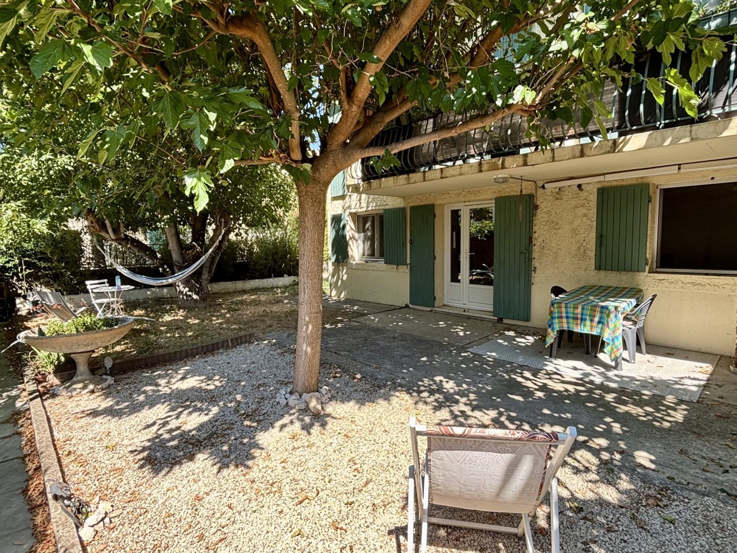 Bas de villa Arles Montmajour