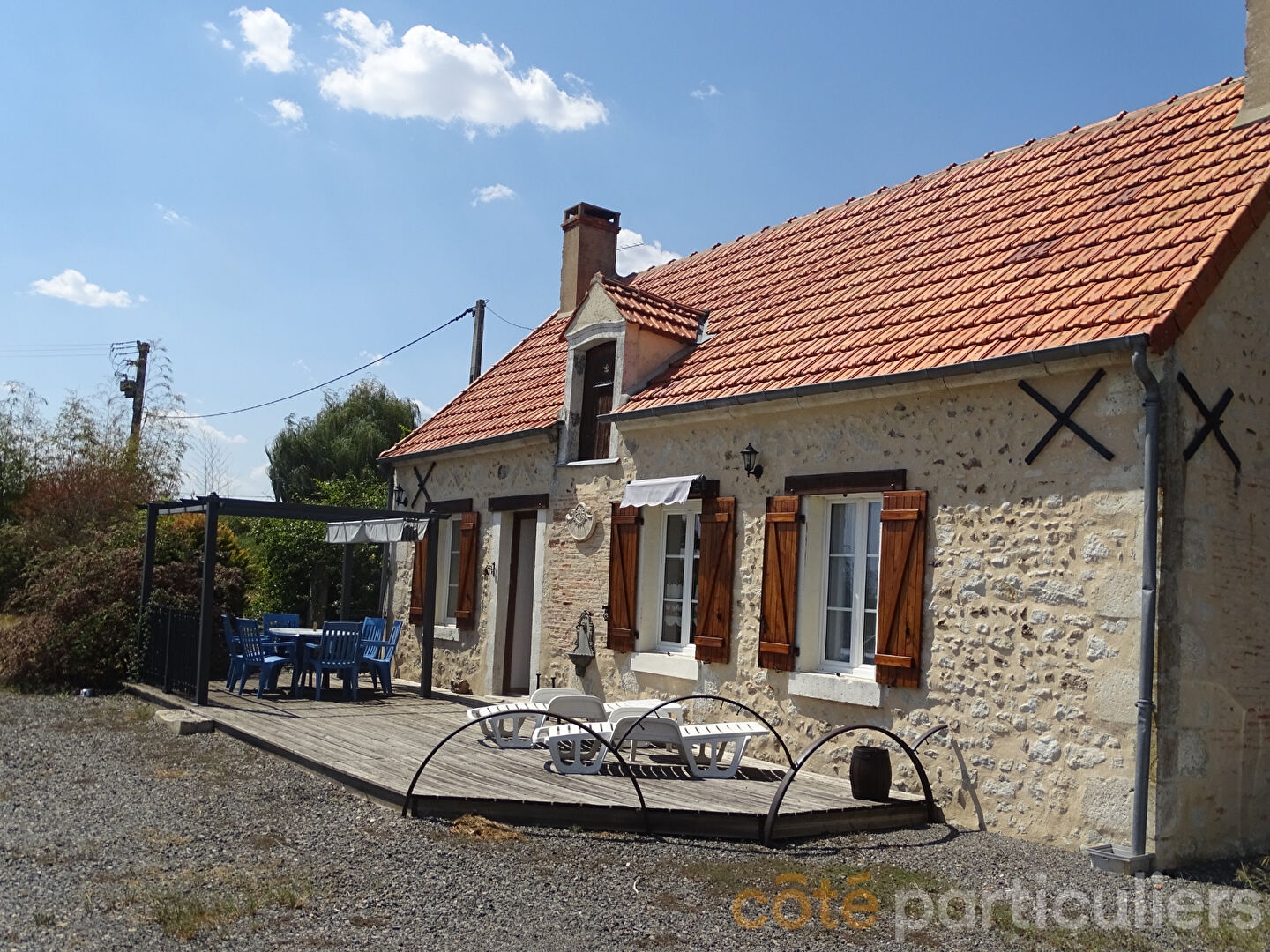Maison 2 pièce(s) 51 m2 + un studio de 30m² entre Lignières et la Châtre