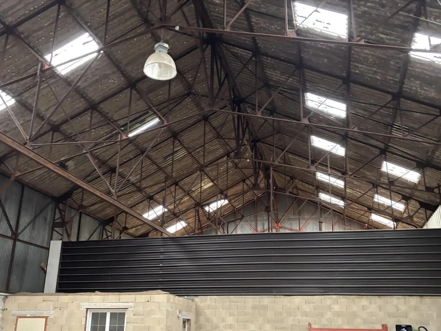 Local professionnel 1450 m²