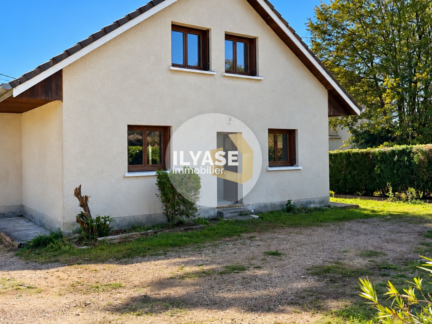 Maison à vendre - 8 pièces - 127m2 - Saint-Rémy (71100)