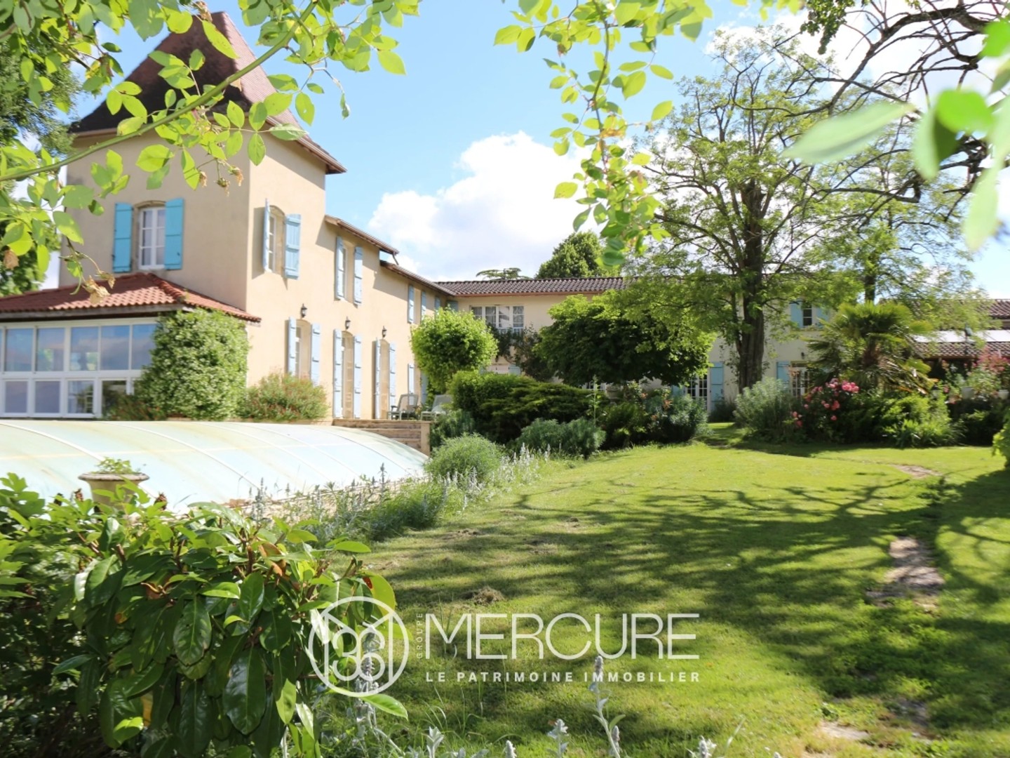 PROPRIÉTÉ - PARC, TENNIS ET PISCINE - NÉRAC (LOT-ET-GARONNE)