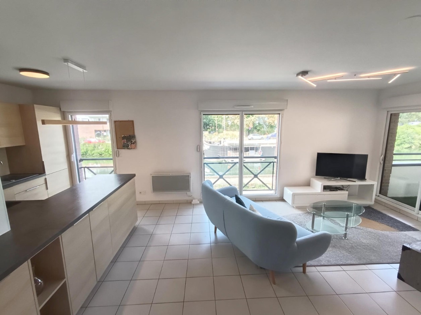 Appartement meublé 3 chambres, parking