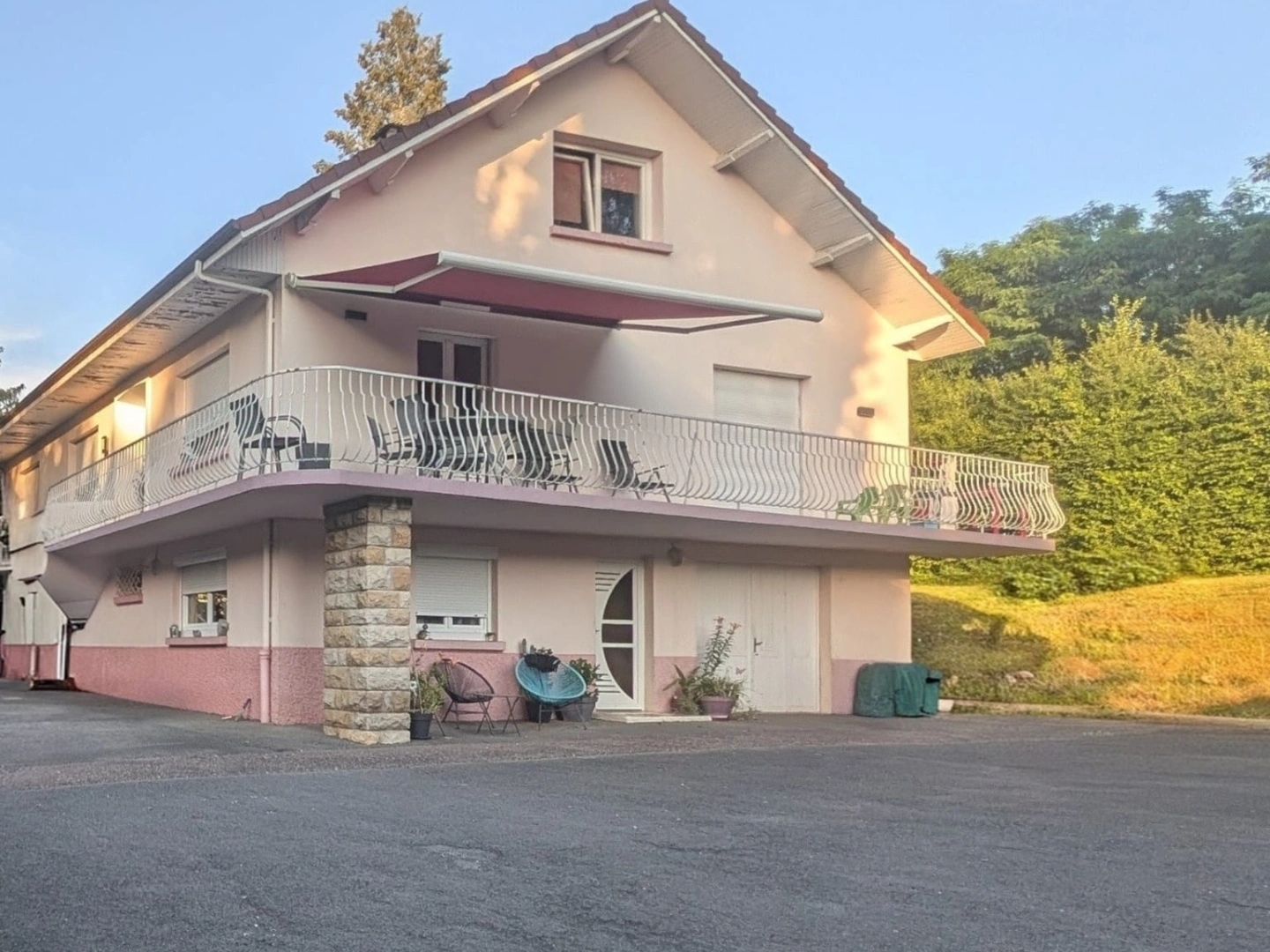 Maison à vendre - 7 pièces - 255m2 - Quincey (70000)