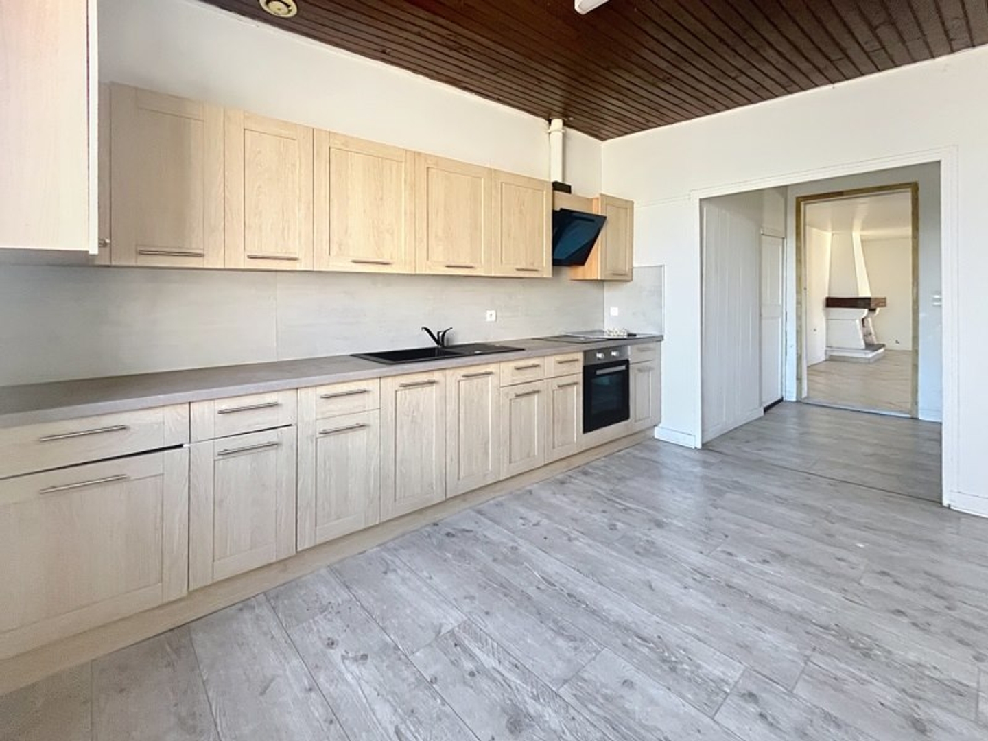 Maison à vendre - 6 pièces - 201m2 - La Roche-Chalais (24490)