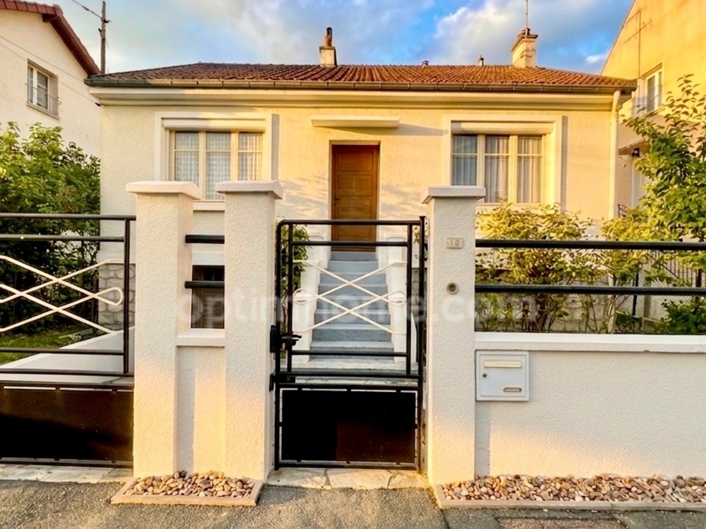 Maison à vendre 4 pièces 2/3 chambres jardin (400 m²) et garage LE PLESSIS BOUCHARD (95)