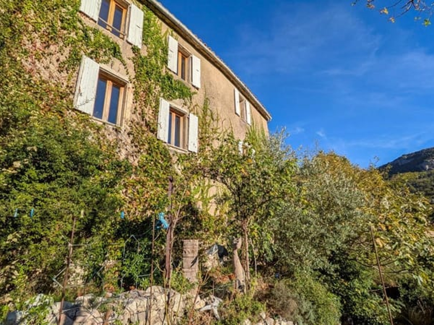 Maison à vendre - 7 pièces - 140m2 - Montbrun-Les-Bains (26570)