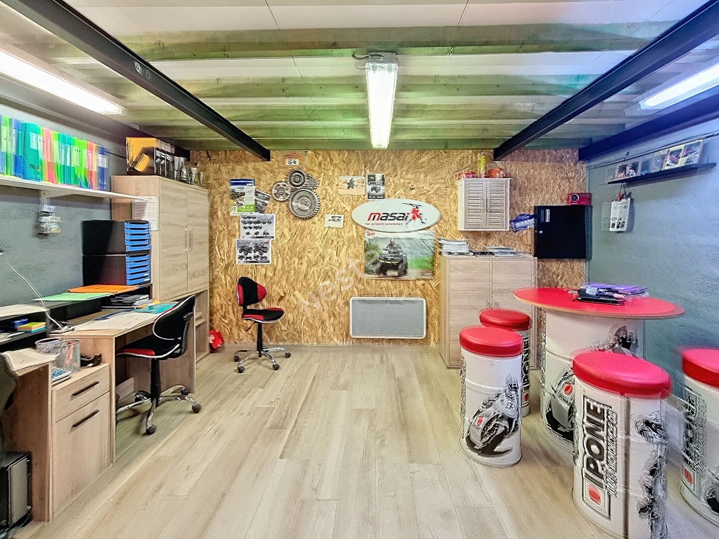 Magasin à vendre - 1 pièce - 230m2 - Cuers (83390)