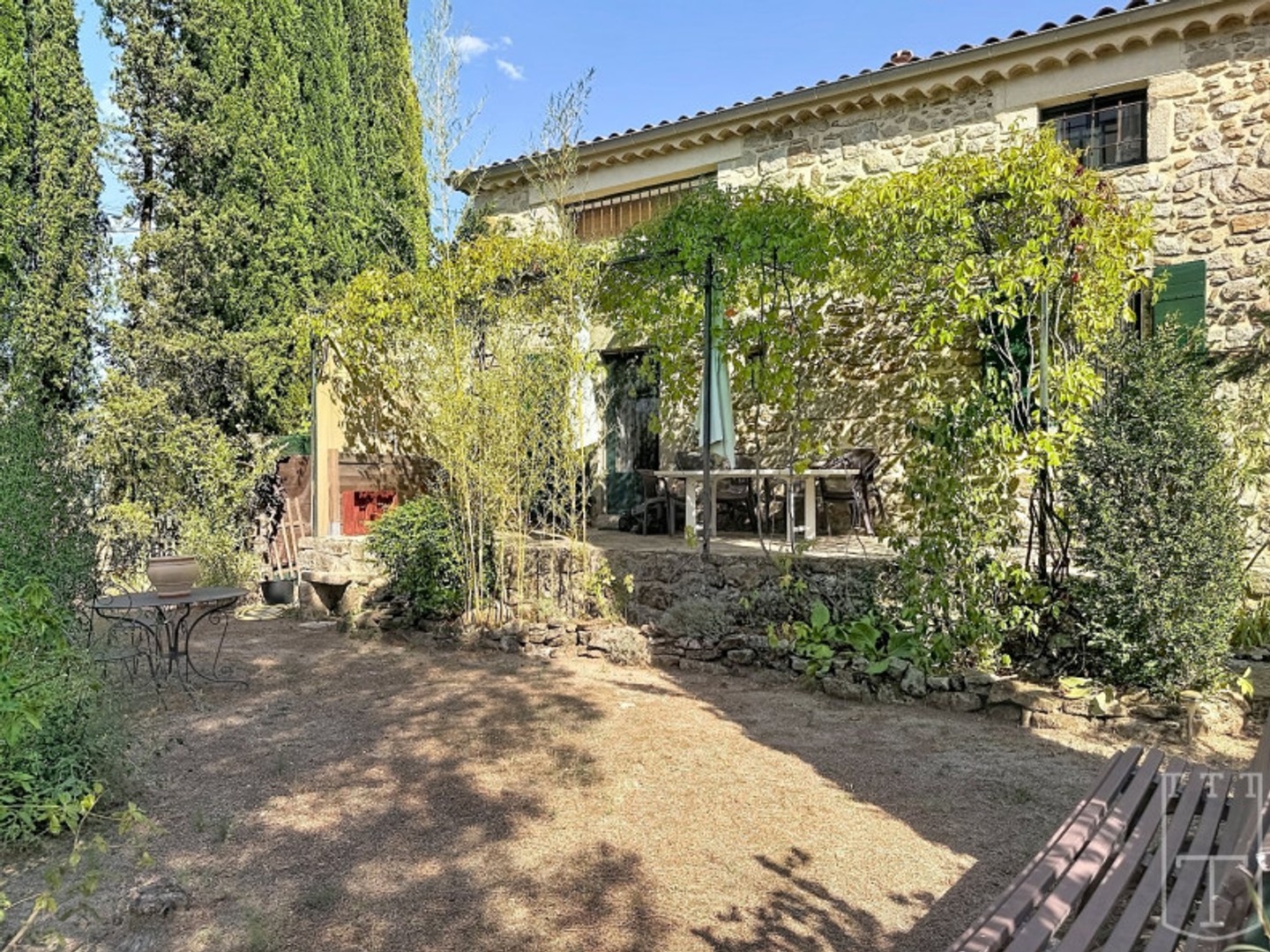 Maison à vendre - 10 pièces - 215m2 - Vinezac (07110)
