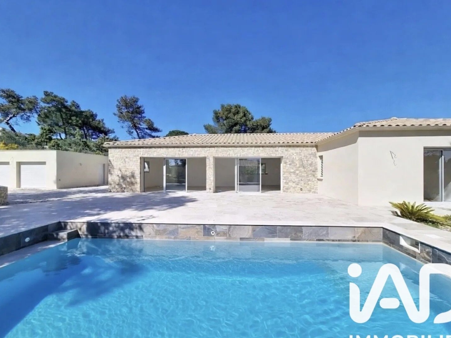 Maison à vendre - 5 pièces - 182m2 - Nîmes (30900)
