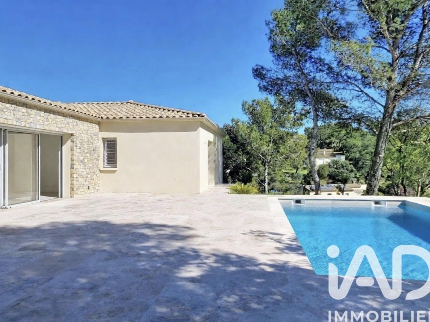 Maison à vendre - 5 pièces - 182m2 - Nîmes (30900)