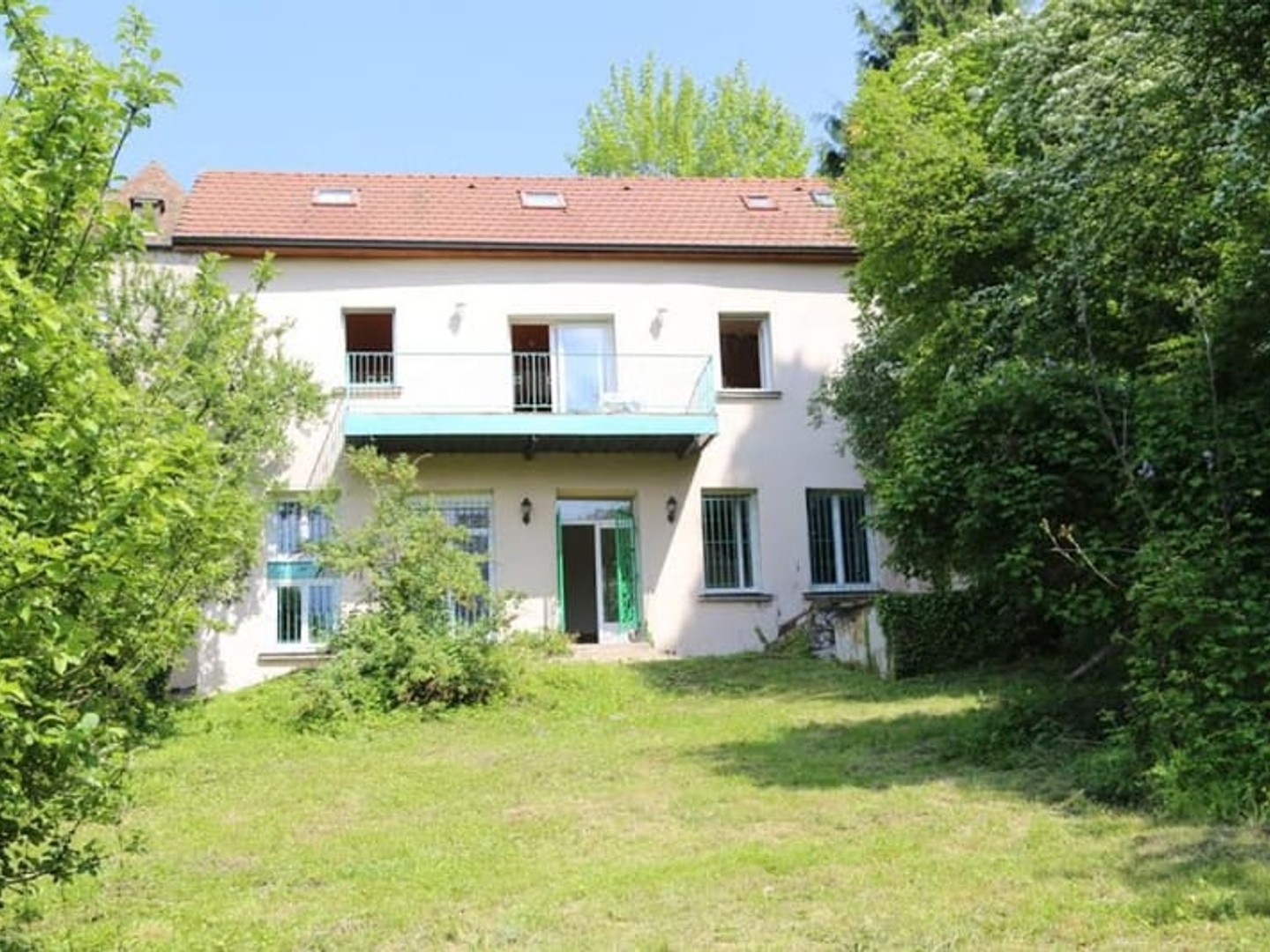 Local professionnel 4 pièces 130 m²