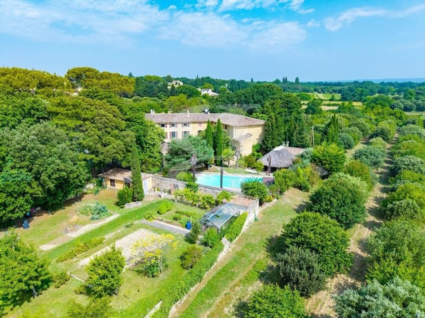 Maison 9 pièces 385 m²
