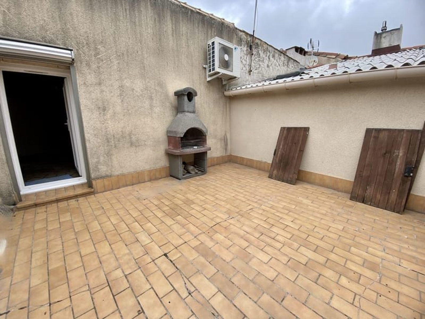 Maison à vendre - 9 pièces - 182m2 - Creissan (34370)