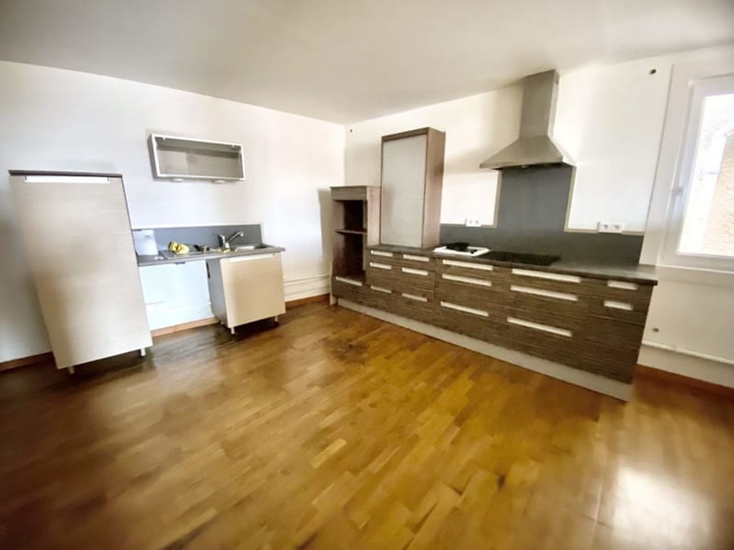 Maison à vendre - 9 pièces - 182m2 - Creissan (34370)